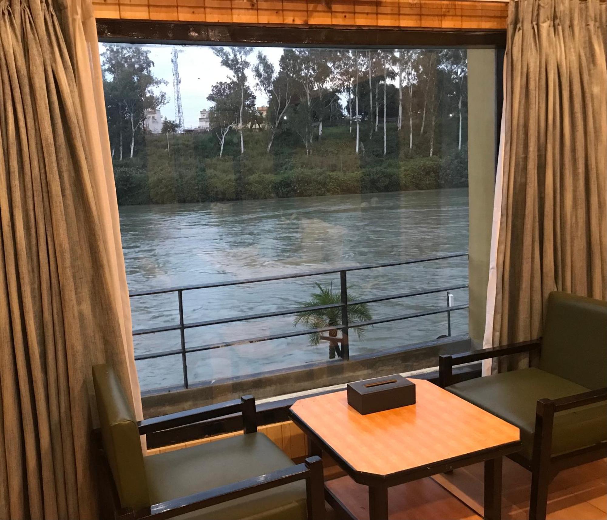 Comfort Inn Coral River Resort Патханкот Экстерьер фото